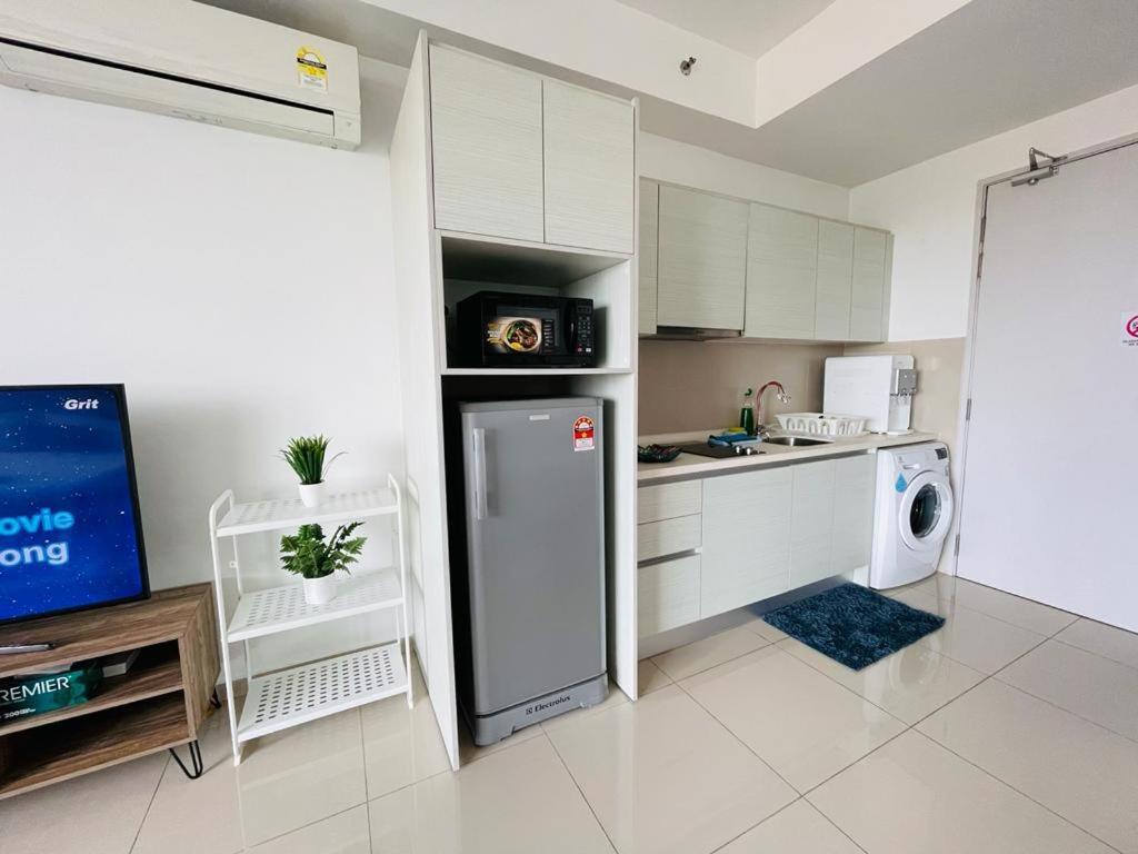 Homestay I-City Cantik, Tenang, Wifi, 4K Smart Tv, Netflix, Coway, Free Parking Шах Алам Екстериор снимка