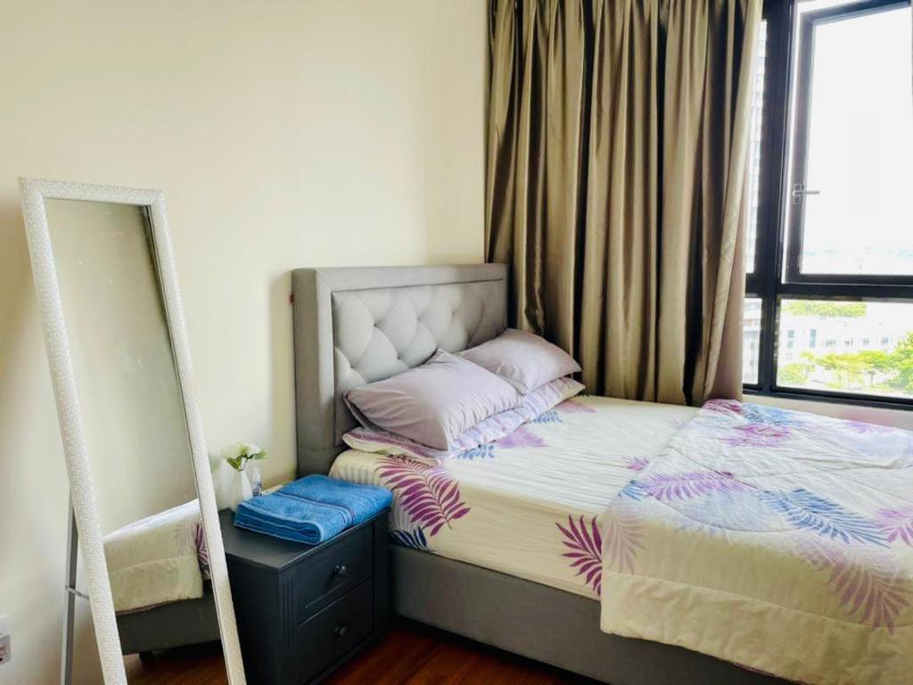 Homestay I-City Cantik, Tenang, Wifi, 4K Smart Tv, Netflix, Coway, Free Parking Шах Алам Екстериор снимка