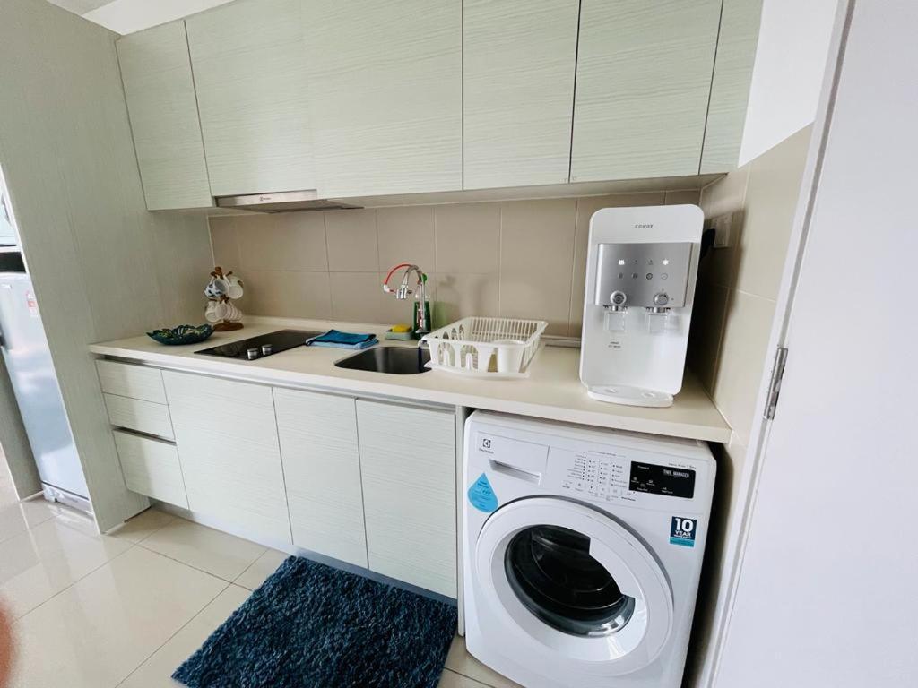 Homestay I-City Cantik, Tenang, Wifi, 4K Smart Tv, Netflix, Coway, Free Parking Шах Алам Екстериор снимка