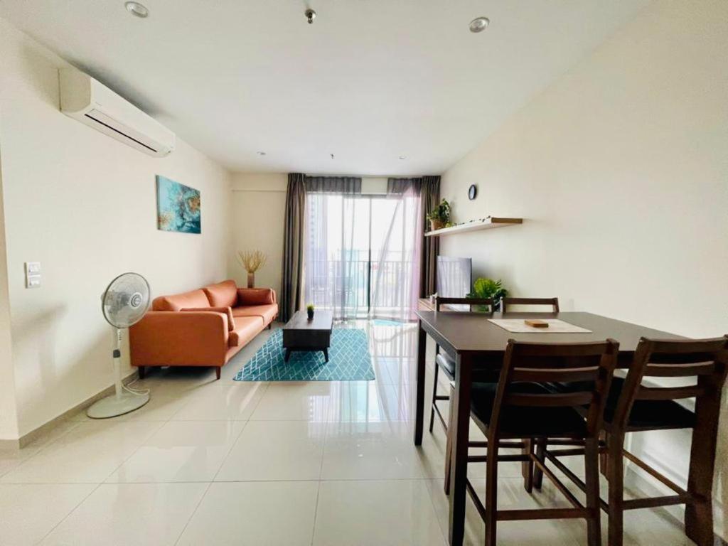 Homestay I-City Cantik, Tenang, Wifi, 4K Smart Tv, Netflix, Coway, Free Parking Шах Алам Екстериор снимка