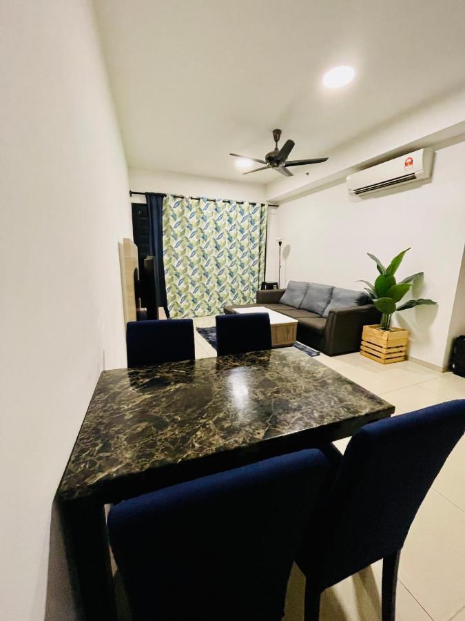Homestay I-City Cantik, Tenang, Wifi, 4K Smart Tv, Netflix, Coway, Free Parking Шах Алам Екстериор снимка